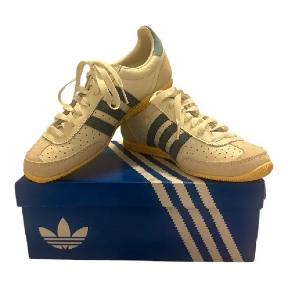 Adidas Japan Sneaker in White, Cream, and Blue - size 6.5 - Picture 3 of 8